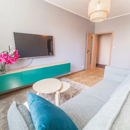 아파트 City Center Apartament 그디니아